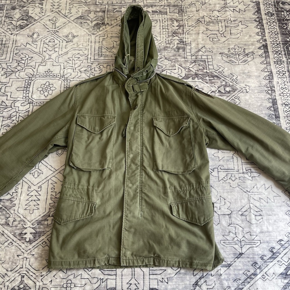 Vintage 1969 M-65 Field Jacket US Army OG-107 Regular Large SAHE Patch